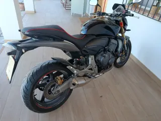 Se vende moto Honda Hornet