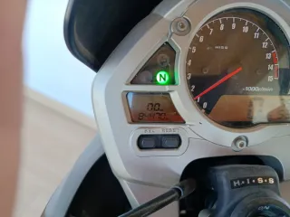 Se vende moto Honda Hornet