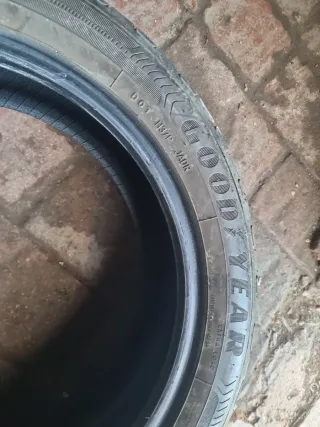 Neumáticos ocasion 205 50r17 93w goodyear