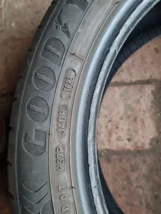 Neumáticos ocasion 205 50r17 93w goodyear