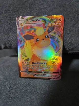 Carta Pokémon Flareon VMAX 018/203