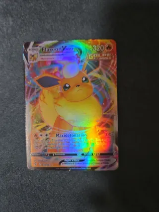 Carta Pokémon Flareon VMAX 018/203