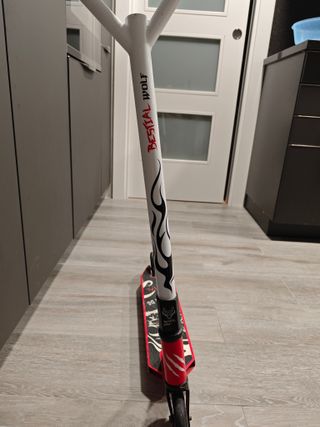 Patinete scooter Bestial Wolf Rojo y Blanco