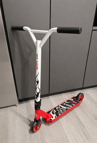 Patinete scooter Bestial Wolf Rojo y Blanco