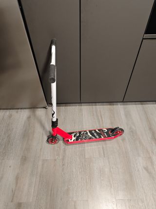 Patinete scooter Bestial Wolf Rojo y Blanco