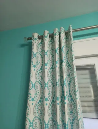 Cortinas con barra de acero inoxidable