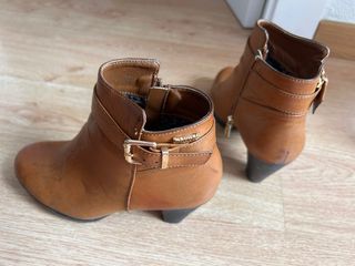 Lote botines mujer marrones , beis y morados