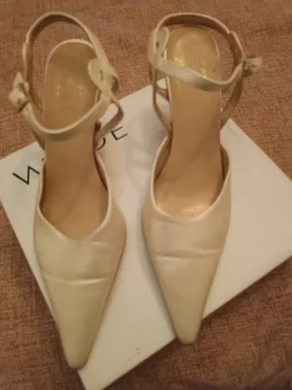 Zapatos de tacón beige mujer