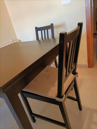 4 Sillas de madera Modelo STEFAN 002.110.88