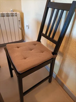 4 Sillas de madera Modelo STEFAN 002.110.88