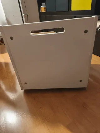 Estanteria-biblioteca infantil de fusta