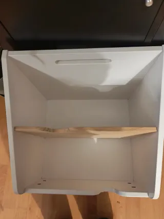 Estanteria-biblioteca infantil de fusta