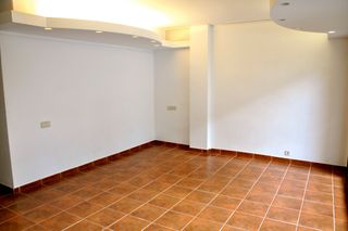 ALQUILER LOCAL COMERCIAL CENTRO PEATONAL ESPLUGUES