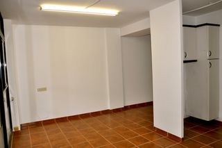 ALQUILER LOCAL COMERCIAL CENTRO PEATONAL ESPLUGUES