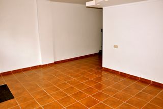ALQUILER LOCAL COMERCIAL CENTRO PEATONAL ESPLUGUES