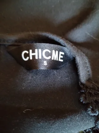 Vestido negro manga larga con encaje