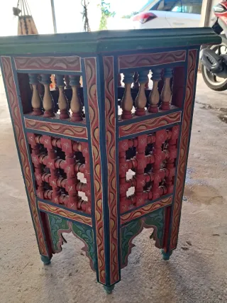 Mesa Hexagonal Árabe Decorada