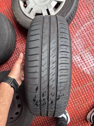 4 ruedas 195/65/15 con llanta acero (4 tornillos)