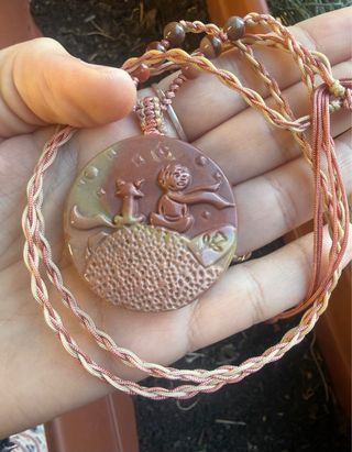 Colgante El Principito Ágata Alashan Tallada