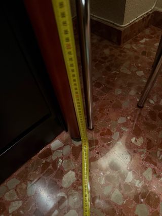 Mobile in legno con vetrine