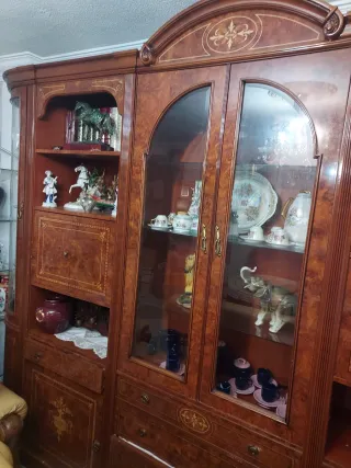 Mueble de salón madera y cristal