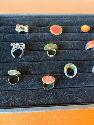 Lote expositor negro + 10 anillos