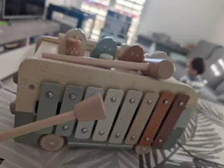 Caja de actividades de madera