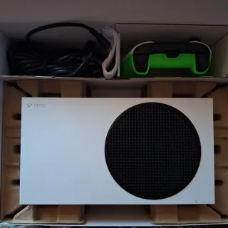 Xbox Serie S Blanca y Verde