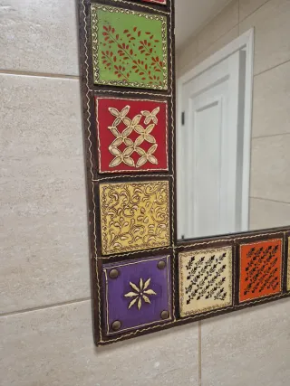 Espejo decorativo con mosaico de colores