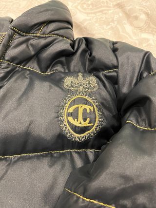 Plumífero Just Cavalli negro con capucha