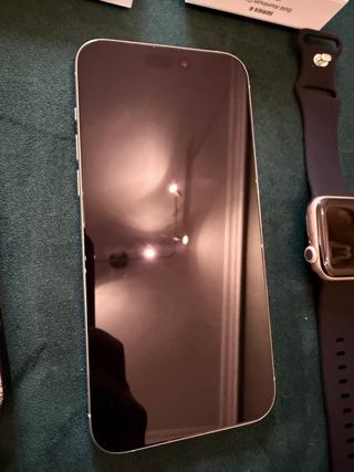 iPhone 15 Pro Max 256GB Blanco + Apple Watch S6