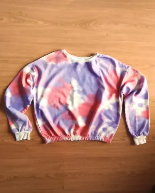 Sudadera tipo Tie-dye.