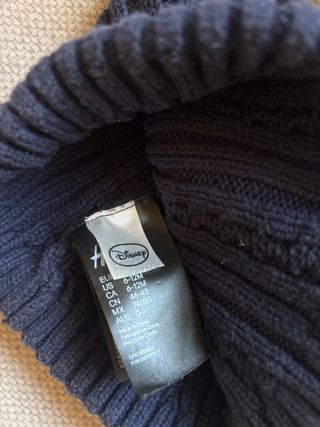 Gorros de niño con pompón.