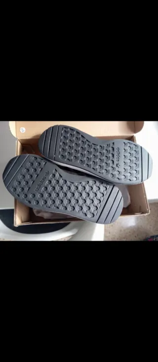 Zapatillas Adidas grises y negras niño talla 36/5