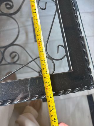 Mesa de forja negra con tapa de cristal