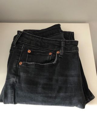 Pantalón vaquero Zara negro T-40