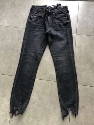 Pantalón vaquero Zara negro T-40