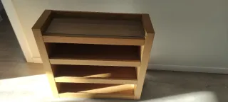 Dos mesas auxiliares idénticas