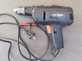 Taladro Black & Decker BD142 550W