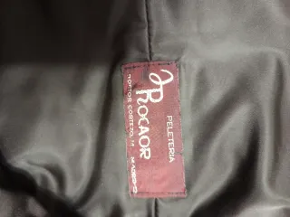 Abrigo de piel marrón