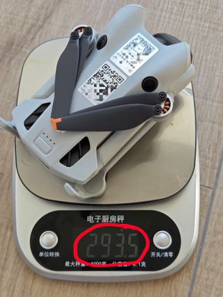 DJI Mini 4 Pro FlyMoreCombo+ (baterías grande), C1