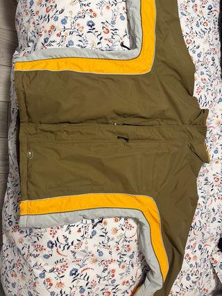 Giacca da neve gialla e marrone