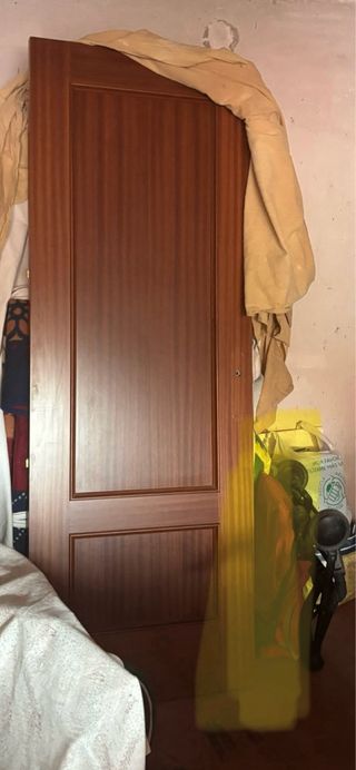 Puerta madera sapeli izquierda