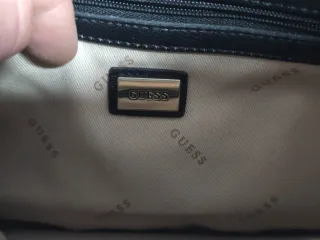 Bolso Guess Negro y Rojo