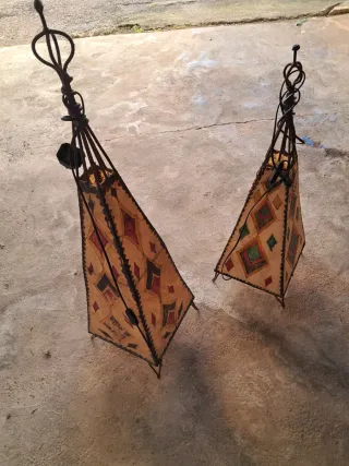 Lámparas árabes de cuero y metal