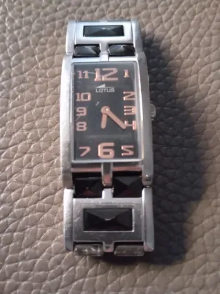 Reloj Lotus Mujer Negro y Plateado