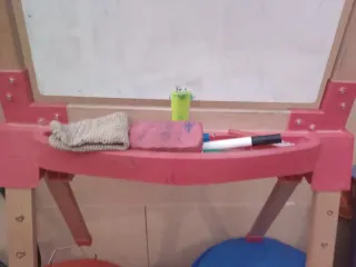 Pizarra infantil de madera y plástico