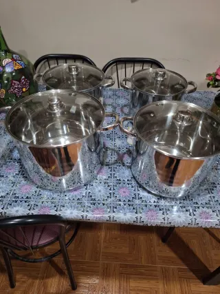 Set di 4 grandi pentole in acciaio inossidabile