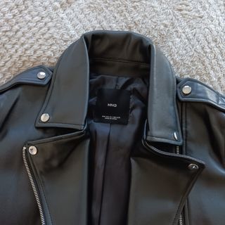 Chaqueta efecto piel MANGO Mujer XS