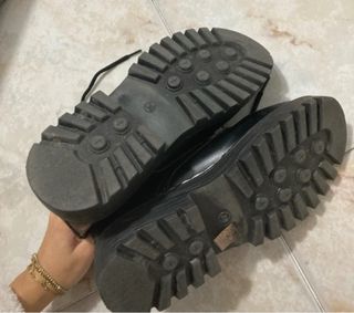 Stivaletti neri con plateau